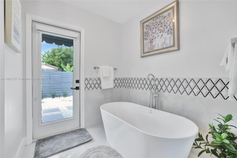Villa ou maison à vendre à Fort Lauderdale, Floride: 4 chambres, 156.73 m2 № 1929462 - photo 11