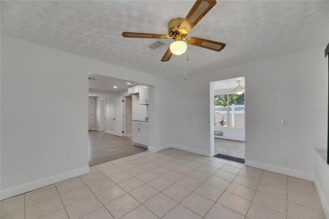 House in Ruskin, Florida 3 bedrooms, 104.14 sq.m. № 1689664 - photo 21