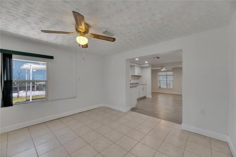 House in Ruskin, Florida 3 bedrooms, 104.14 sq.m. № 1689664 - photo 17