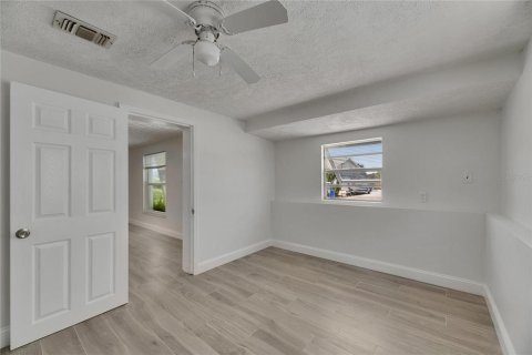 House in Ruskin, Florida 3 bedrooms, 104.14 sq.m. № 1689664 - photo 28