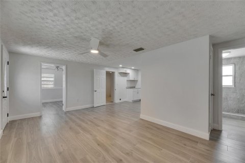 House in Ruskin, Florida 3 bedrooms, 104.14 sq.m. № 1689664 - photo 22