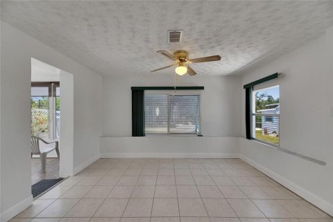 House in Ruskin, Florida 3 bedrooms, 104.14 sq.m. № 1689664 - photo 18