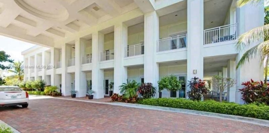 Condo in Doral, Florida, 1 bedroom  № 1862594