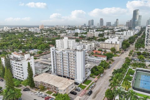 Condo in Miami Beach, Florida, 2 bedrooms № 2244344 - photo 28