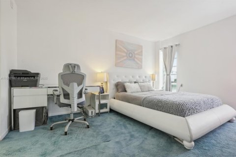 Condo in Miami Beach, Florida, 2 bedrooms № 2244344 - photo 8