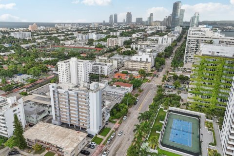 Condo in Miami Beach, Florida, 2 bedrooms № 2244344 - photo 30