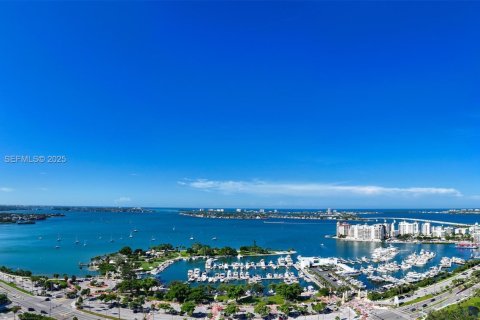 Condominio en venta en Sarasota, Florida, 4 dormitorios, 346.9 m2 № 2035710 - foto 9