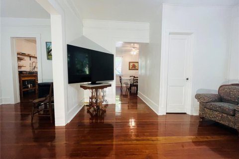 House in Gainesville, Florida 5 bedrooms, 285.02 sq.m. № 1886366 - photo 14