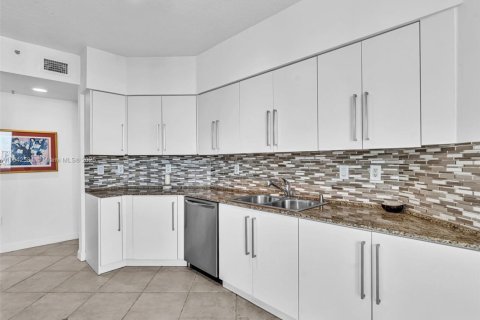 Copropriété à vendre à Aventura, Floride: 2 chambres, 149.57 m2 № 1327609 - photo 2