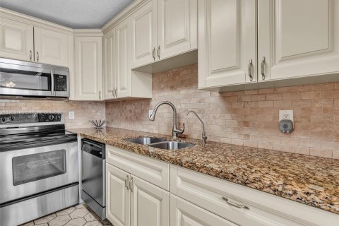 House in Delray Beach, Florida 2 bedrooms, 101.91 sq.m. № 1758773 - photo 5