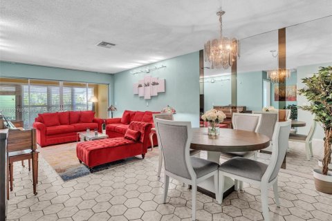 House in Delray Beach, Florida 2 bedrooms, 101.91 sq.m. № 1758773 - photo 9