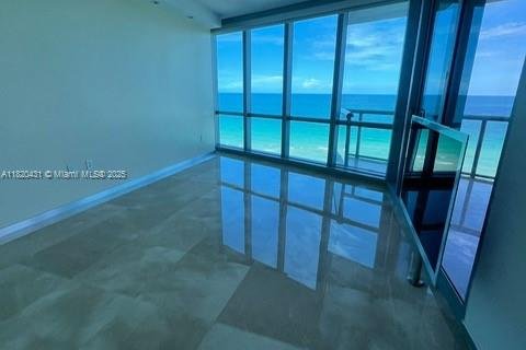 Condominio en venta en Sunny Isles Beach, Florida, 3 dormitorios, 179.58 m2 № 1779098 - foto 14