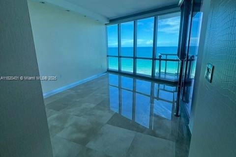 Condominio en venta en Sunny Isles Beach, Florida, 3 dormitorios, 179.58 m2 № 1779098 - foto 11