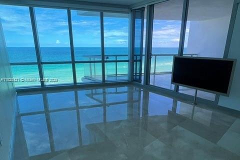 Condominio en venta en Sunny Isles Beach, Florida, 3 dormitorios, 179.58 m2 № 1779098 - foto 10