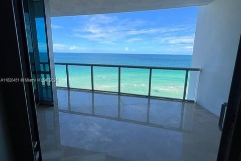 Condominio en venta en Sunny Isles Beach, Florida, 3 dormitorios, 179.58 m2 № 1779098 - foto 13