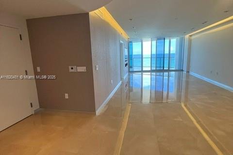 Condominio en venta en Sunny Isles Beach, Florida, 3 dormitorios, 179.58 m2 № 1779098 - foto 1