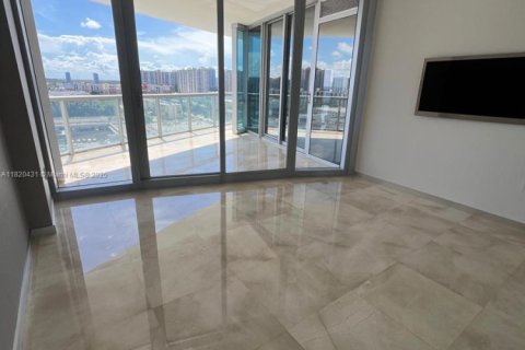 Condominio en venta en Sunny Isles Beach, Florida, 3 dormitorios, 179.58 m2 № 1779098 - foto 19