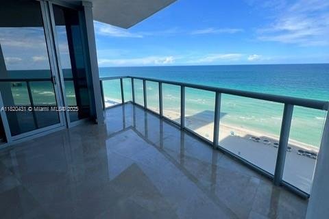Condominio en venta en Sunny Isles Beach, Florida, 3 dormitorios, 179.58 m2 № 1779098 - foto 15