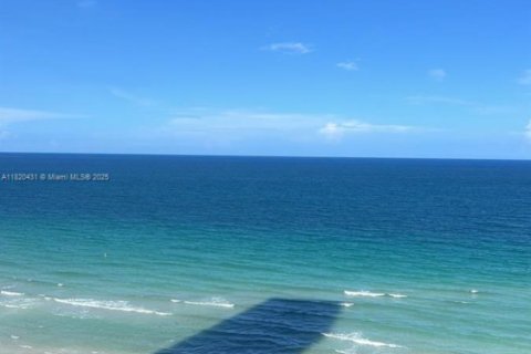 Condominio en venta en Sunny Isles Beach, Florida, 3 dormitorios, 179.58 m2 № 1779098 - foto 16
