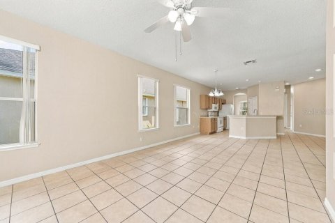 Villa ou maison à louer à Orlando, Floride: 3 chambres, 150.04 m2 № 2430525 - photo 4