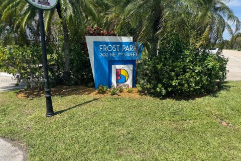 Villa ou maison à vendre à Dania Beach, Floride: 2 chambres, 121.05 m2 № 2185621 - photo 4