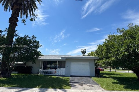 Villa ou maison à Dania Beach, Floride 2 chambres, 121.05 m2 № 2185621