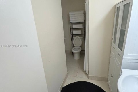 Villa ou maison à vendre à Dania Beach, Floride: 2 chambres, 121.05 m2 № 2185621 - photo 13