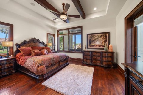 House in Largo, Florida 5 bedrooms, 655.8 sq.m. № 1805926 - photo 24
