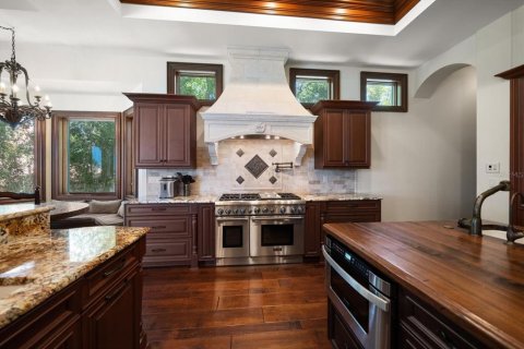 House in Largo, Florida 5 bedrooms, 655.8 sq.m. № 1805926 - photo 18