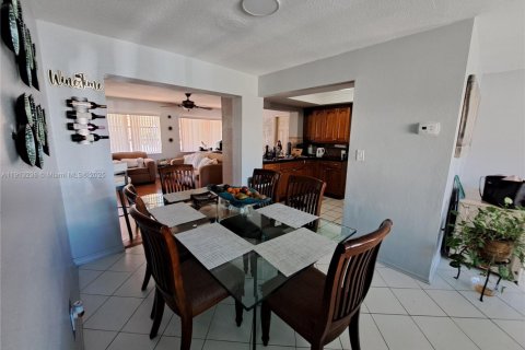Casa en venta en Tamarac, Florida, 2 dormitorios, 96.43 m2 № 1969179 - foto 7