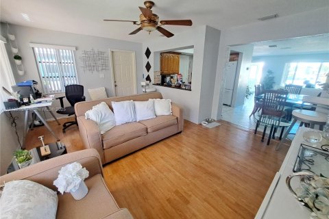 Casa en venta en Tamarac, Florida, 2 dormitorios, 96.43 m2 № 1969179 - foto 3