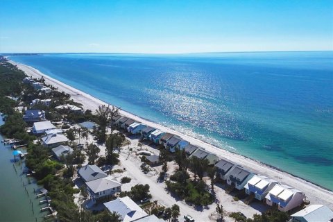 Duplex in Placida, Florida 2 bedrooms, 125.14 sq.m. № 2329110