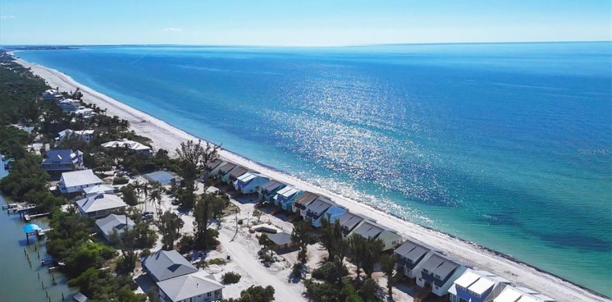 Duplex in Placida, Florida 2 bedrooms, 125.14 sq.m. № 2329110