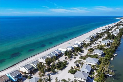 Duplex in Placida, Florida 2 bedrooms, 125.14 sq.m. № 2329110 - photo 2
