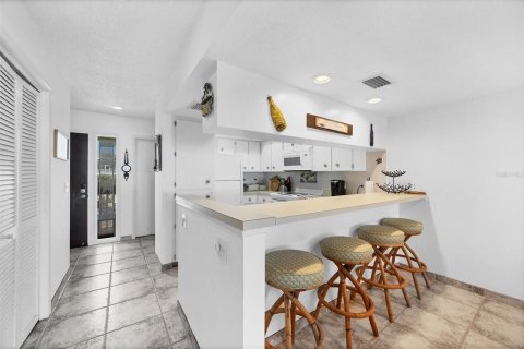 Duplex in Placida, Florida 2 bedrooms, 125.14 sq.m. № 2329110 - photo 12