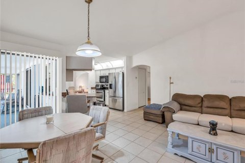 Villa ou maison à vendre à Port Charlotte, Floride: 3 chambres, 198.53 m2 № 2220536 - photo 19