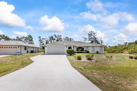 Casa en Port Charlotte, Florida 3 dormitorios, 198.53 m2 № 2220536