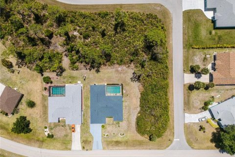 Villa ou maison à vendre à Port Charlotte, Floride: 3 chambres, 198.53 m2 № 2220536 - photo 6