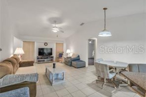 Villa ou maison à vendre à Port Charlotte, Floride: 3 chambres, 198.53 m2 № 2220536 - photo 9