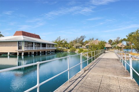 Propiedad comercial en venta en Sugarloaf Key, Florida № 2032655 - foto 23