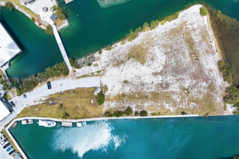 Propiedad comercial en venta en Sugarloaf Key, Florida № 2032655 - foto 19