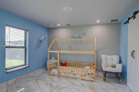 Villa ou maison à vendre à Cape Coral, Floride: 3 chambres, 181.62 m2 № 1806446 - photo 12