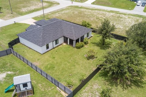 Villa ou maison à vendre à Cape Coral, Floride: 3 chambres, 181.62 m2 № 1806446 - photo 20
