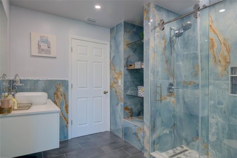 Villa ou maison à vendre à Cape Coral, Floride: 3 chambres, 181.62 m2 № 1806446 - photo 13