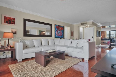 Condo in Key Biscayne, Florida, 2 bedrooms  № 2053108 - photo 2