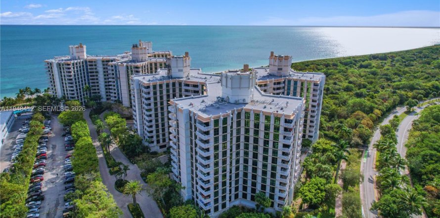 Condo in Key Biscayne, Florida, 2 bedrooms  № 2053108