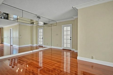 Condo in Key Biscayne, Florida, 2 bedrooms  № 2053108 - photo 3