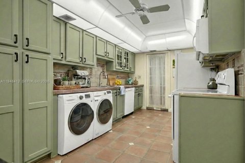 Condo in Key Biscayne, Florida, 2 bedrooms  № 2053108 - photo 4