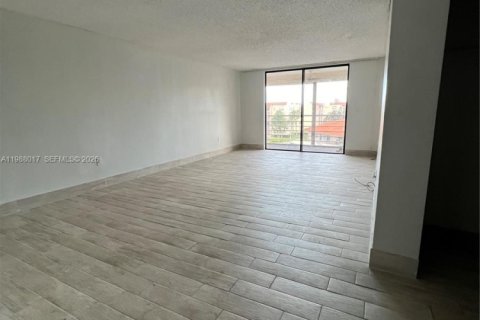 Condominio en alquiler en North Lauderdale, Florida, 2 dormitorios, 92.9 m2 № 2051219 - foto 2