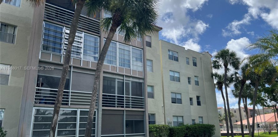 Condominio en North Lauderdale, Florida, 2 dormitorios  № 2051219